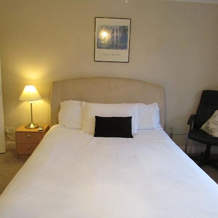 Bed and Breakfast Sleepneat Ascot  Zimmer foto