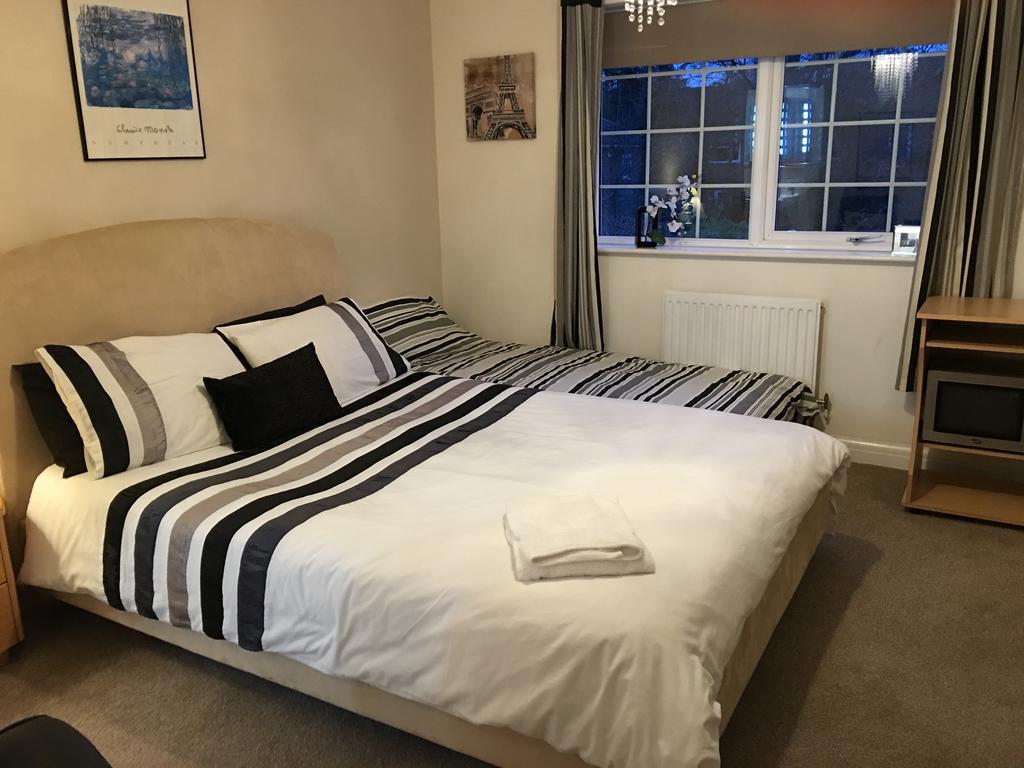 Bed and Breakfast Sleepneat Ascot  Zimmer foto