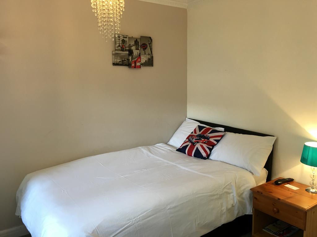 Bed and Breakfast Sleepneat Ascot  Zimmer foto