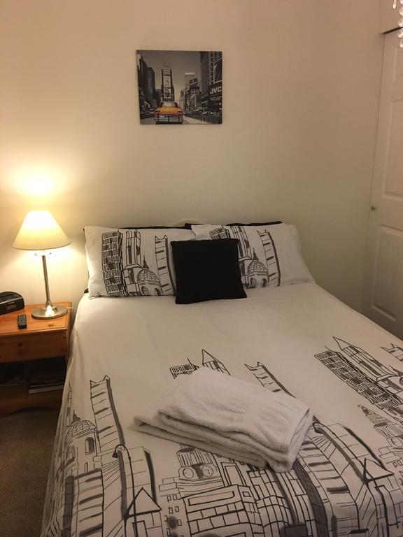 Bed and Breakfast Sleepneat Ascot  Zimmer foto